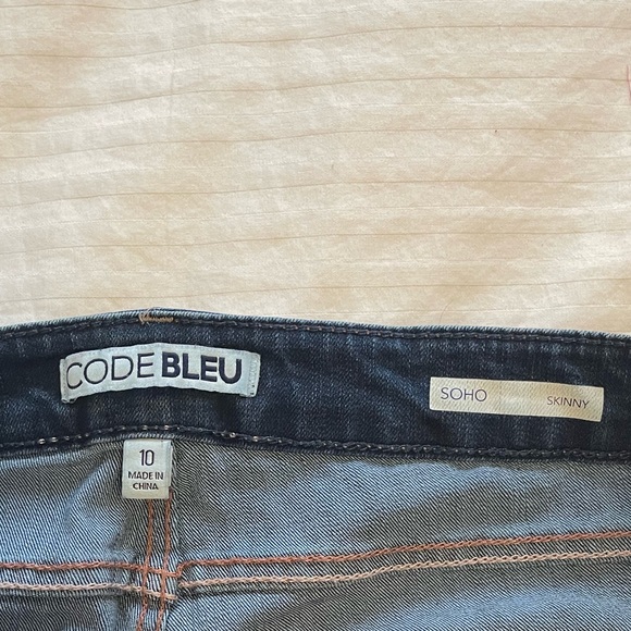 CODE BLEU Soho Skinny Jeans with ankle tie accents Sz 10 EUC - Picture 6 of 7